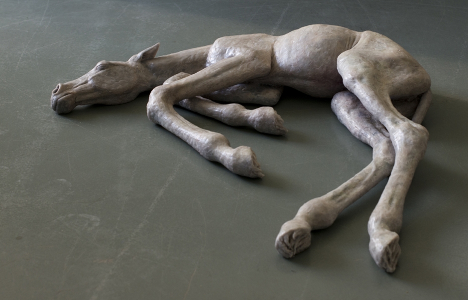 Initium, 2015, 103 x 100 x 19 Was, pigment, polystyreen, polyurethaan, ijzer, aluminium